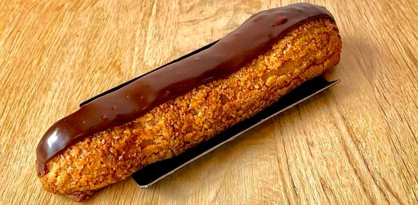 Éclair au chocolat, glaçage miroir